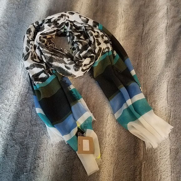 Animal abstract scarf NWT - Picture 2 of 3
